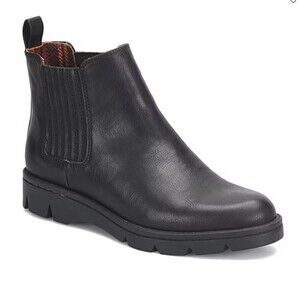 b.o.c. by Born Women's Size 7.5 Erin Flat Heel Chelsea Boots 7.5M